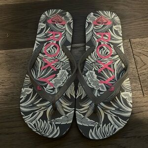 Roxy flip flops